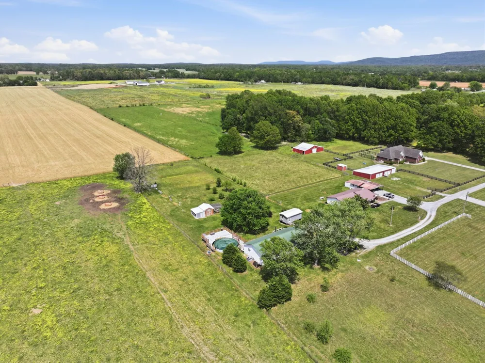404 Logan Chapel Rd Hillsboro, TN 37342