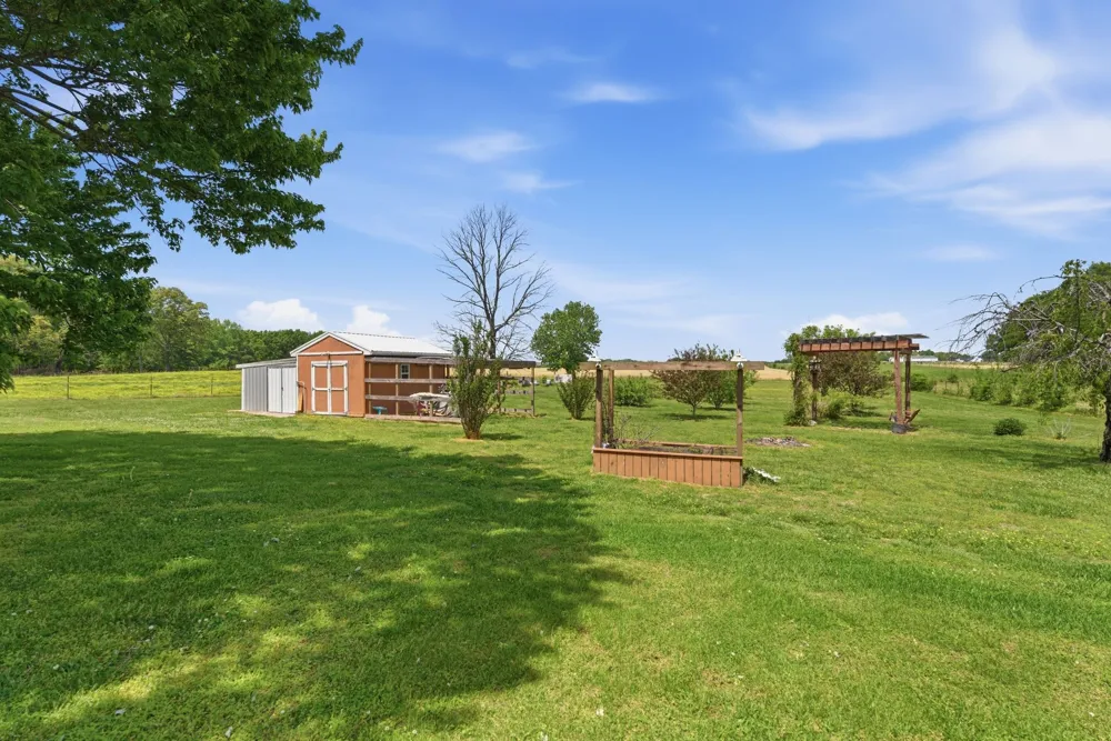 404 Logan Chapel Rd Hillsboro, TN 37342