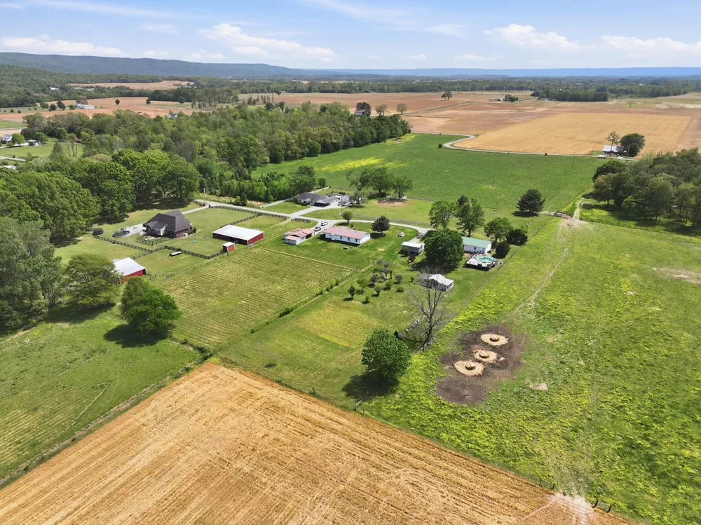 404 Logan Chapel Rd Hillsboro, TN 37342