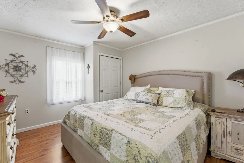 404 Logan Chapel Rd Hillsboro, TN 37342