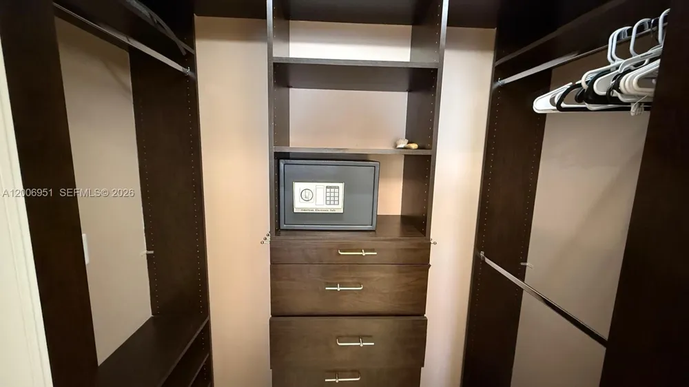 6365 Collins Ave #906 Miami Beach, FL 33141