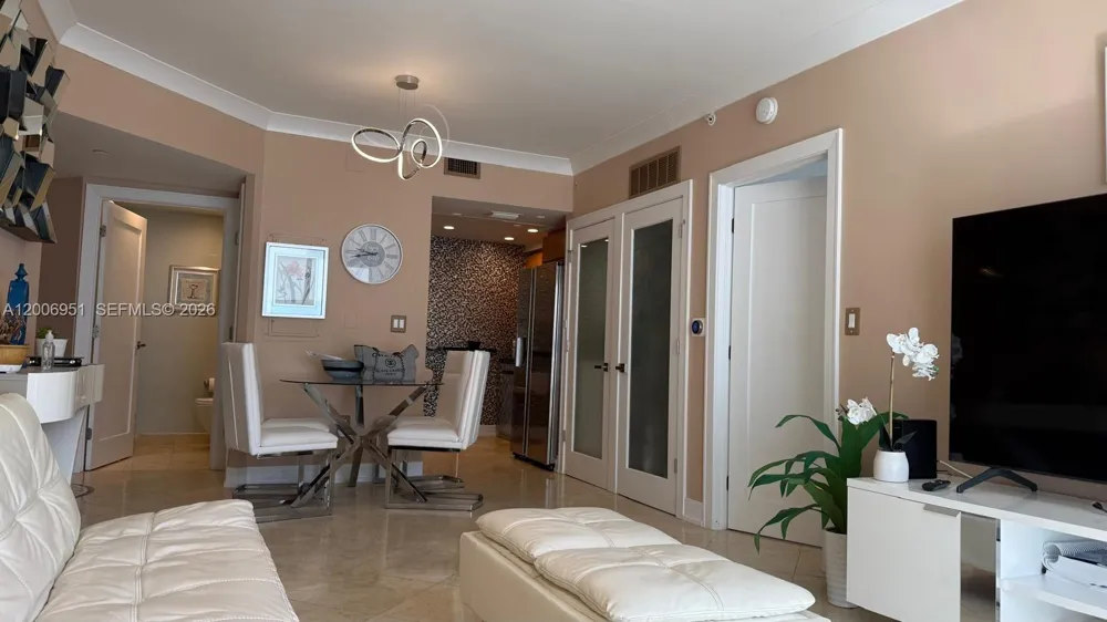 6365 Collins Ave #906 Miami Beach, FL 33141