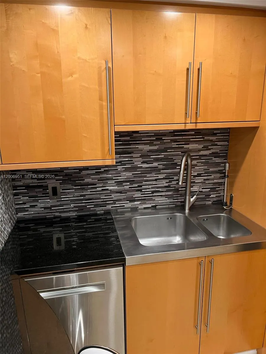 6365 Collins Ave #906 Miami Beach, FL 33141
