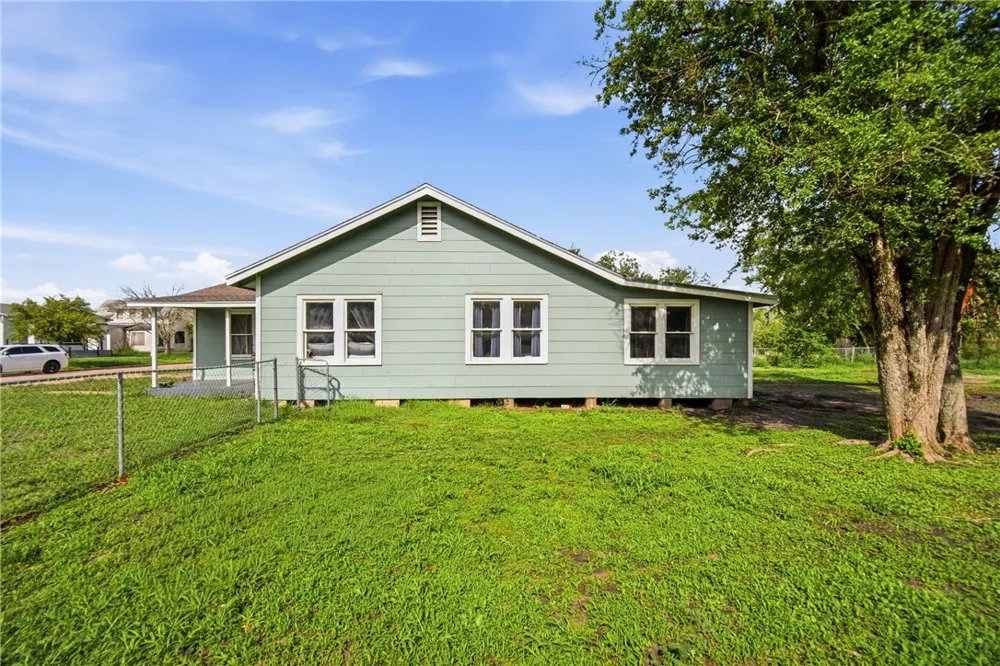 516 E Johnston Avenue Kingsville, TX 78363