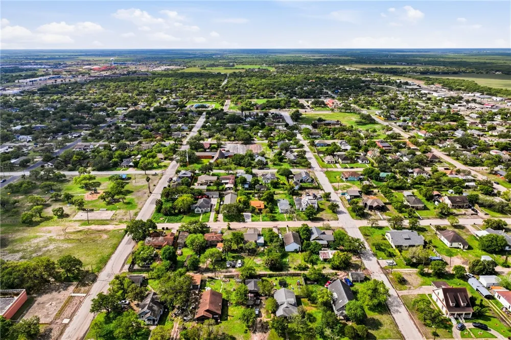 516 E Johnston Avenue Kingsville, TX 78363