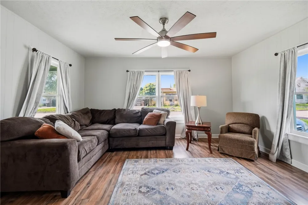 516 E Johnston Avenue Kingsville, TX 78363