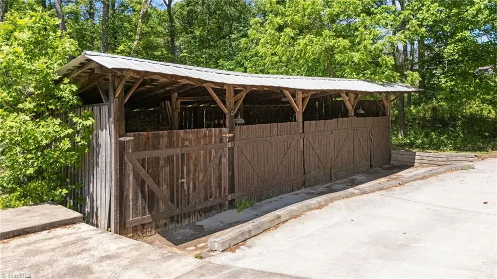 9584 Creek Farm Road Tobaccoville, NC 27050