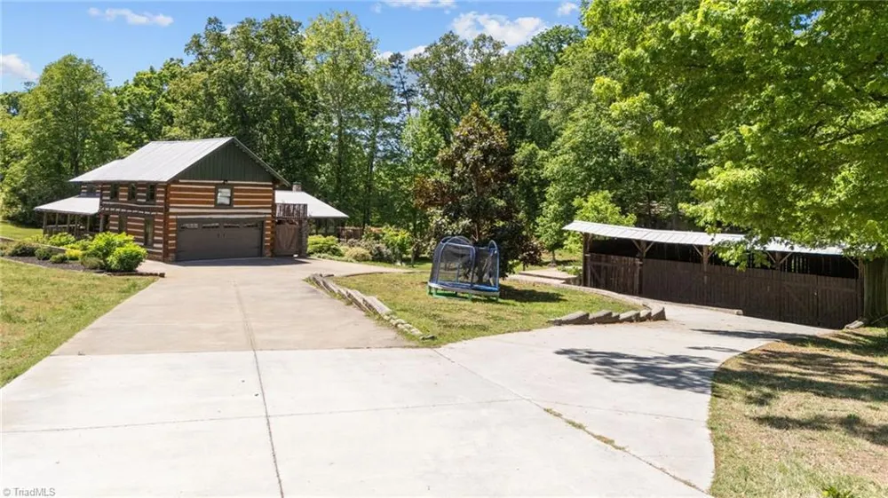 9584 Creek Farm Road Tobaccoville, NC 27050