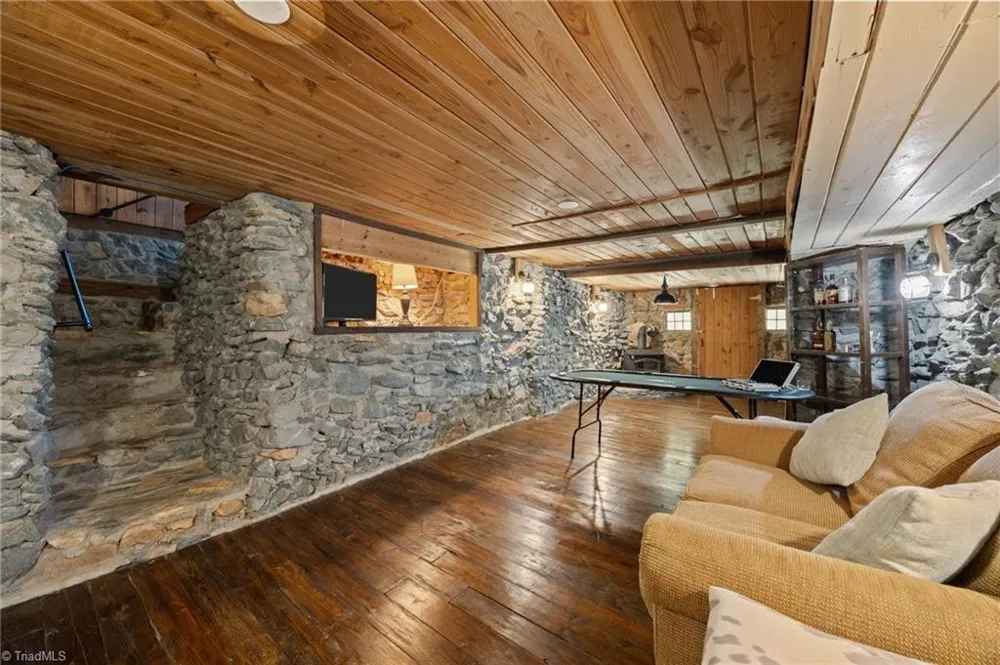 9584 Creek Farm Road Tobaccoville, NC 27050