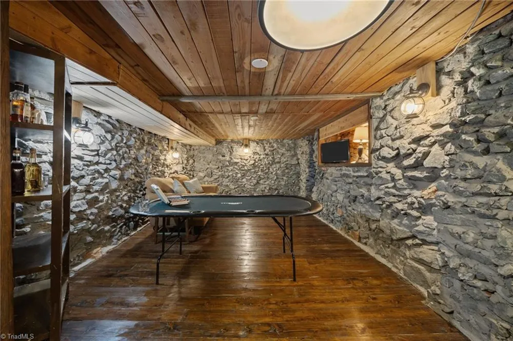 9584 Creek Farm Road Tobaccoville, NC 27050