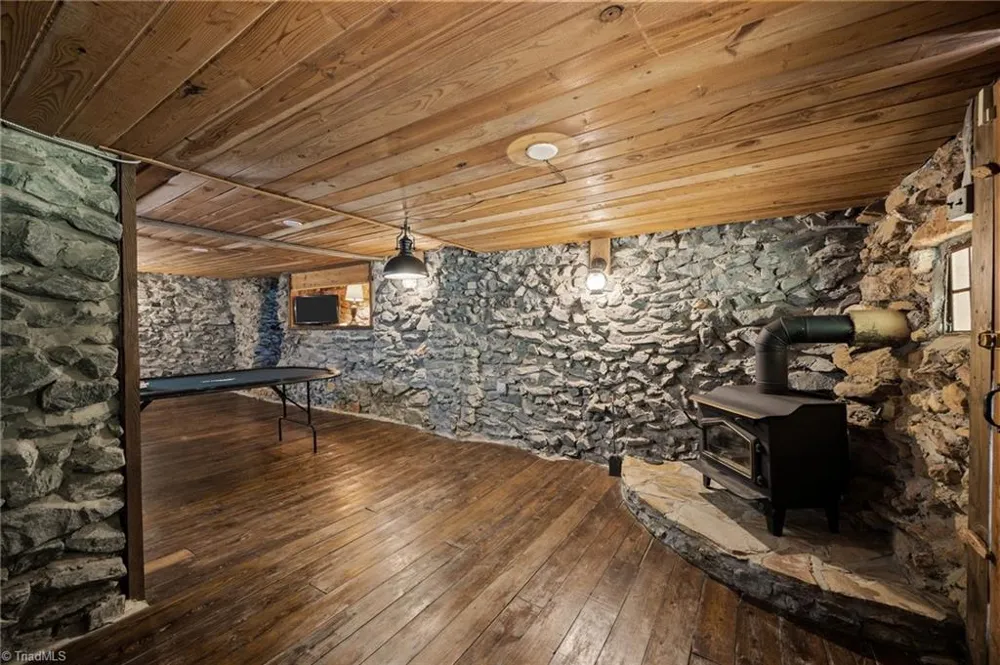 9584 Creek Farm Road Tobaccoville, NC 27050