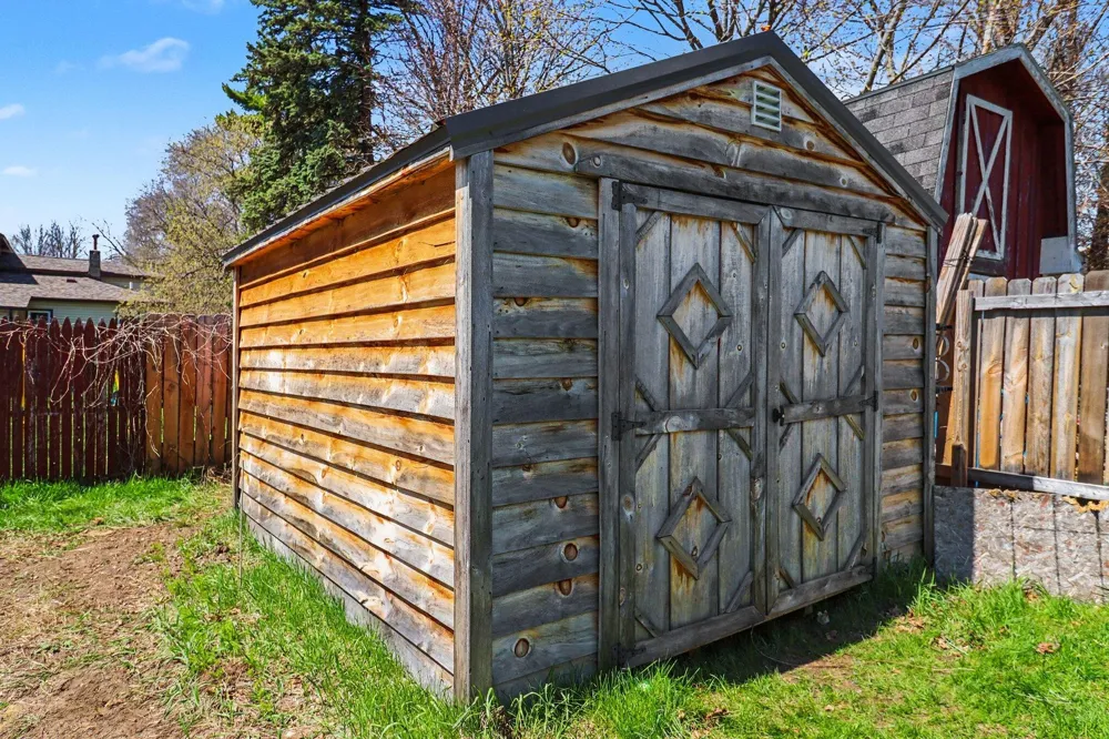 136 S Hemlock Street Evart, MI 49631