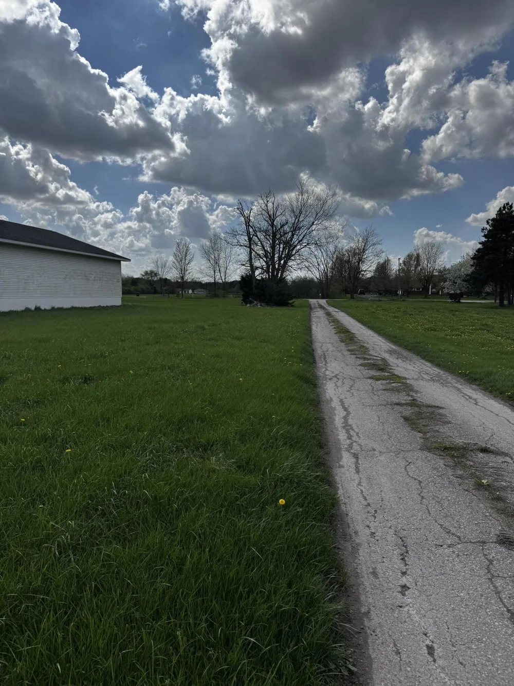 9871 Crane Road Milan, MI 48160