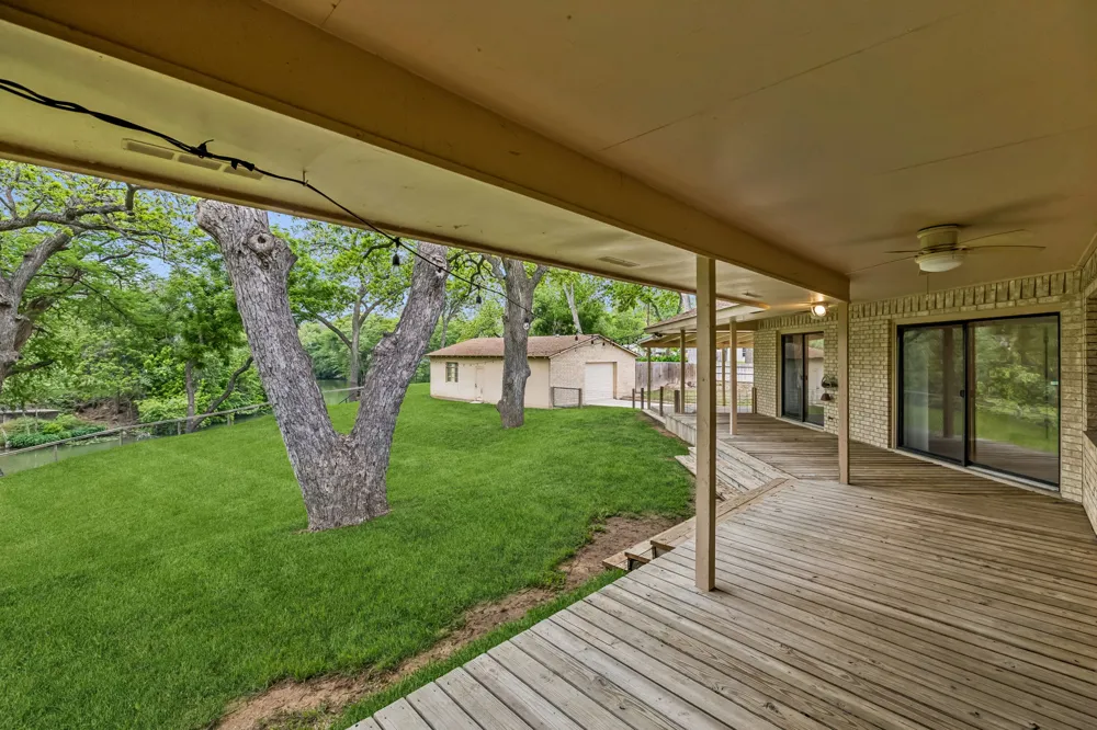 900 Boenig Street Seguin, TX 78155