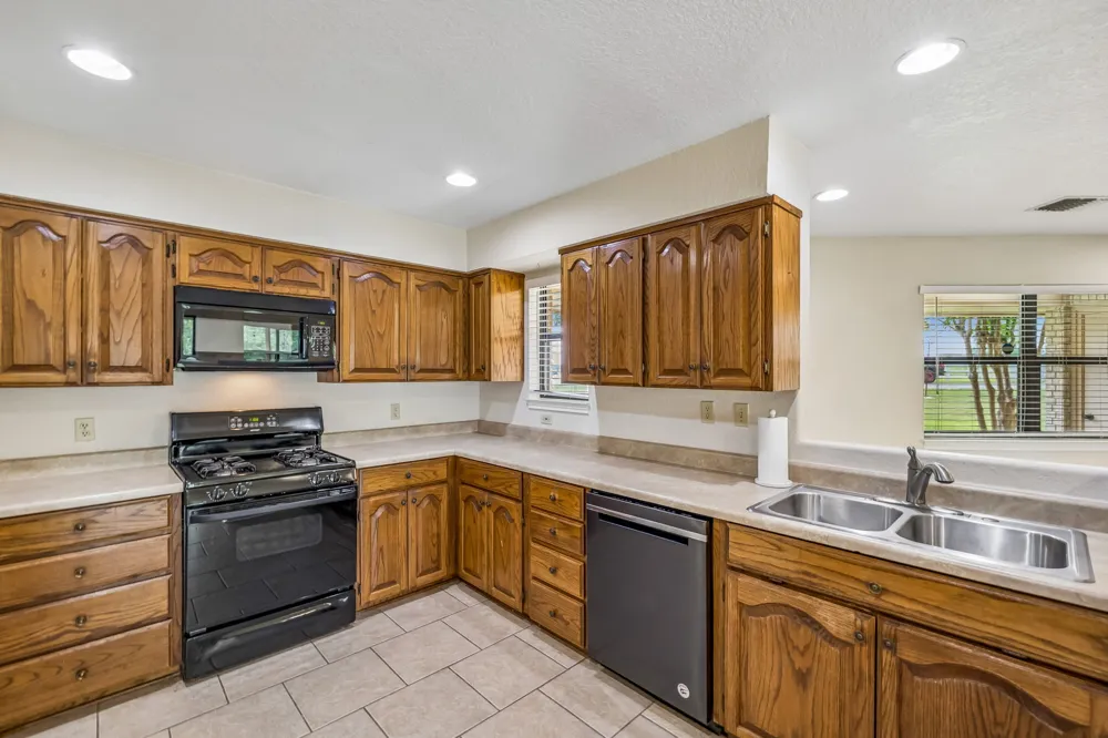 900 Boenig Street Seguin, TX 78155