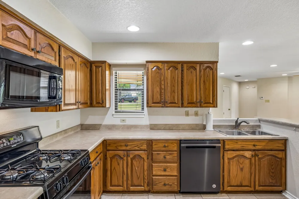 900 Boenig Street Seguin, TX 78155