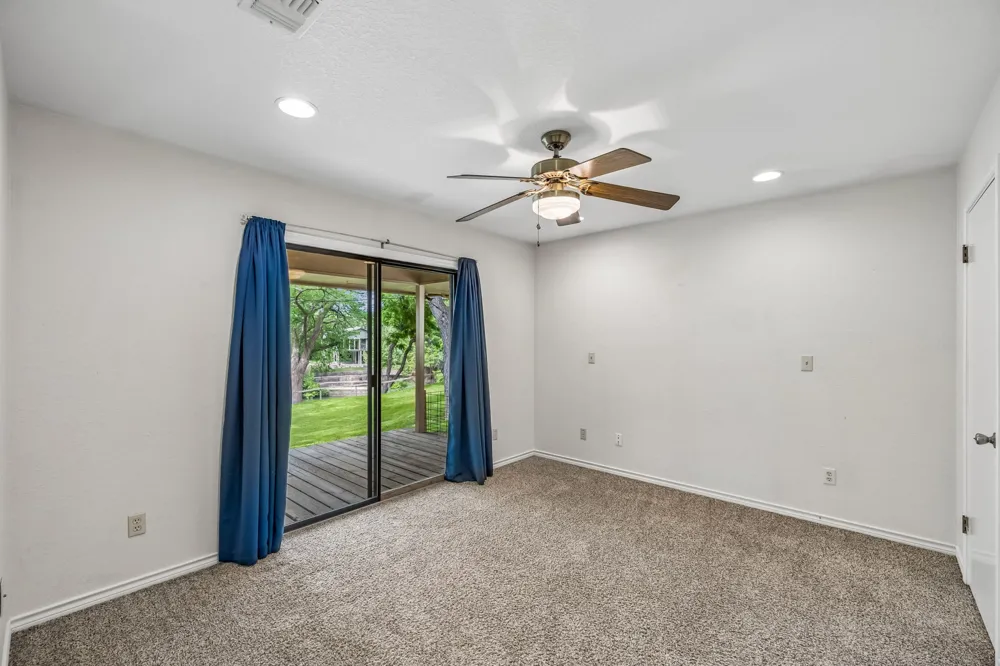 900 Boenig Street Seguin, TX 78155
