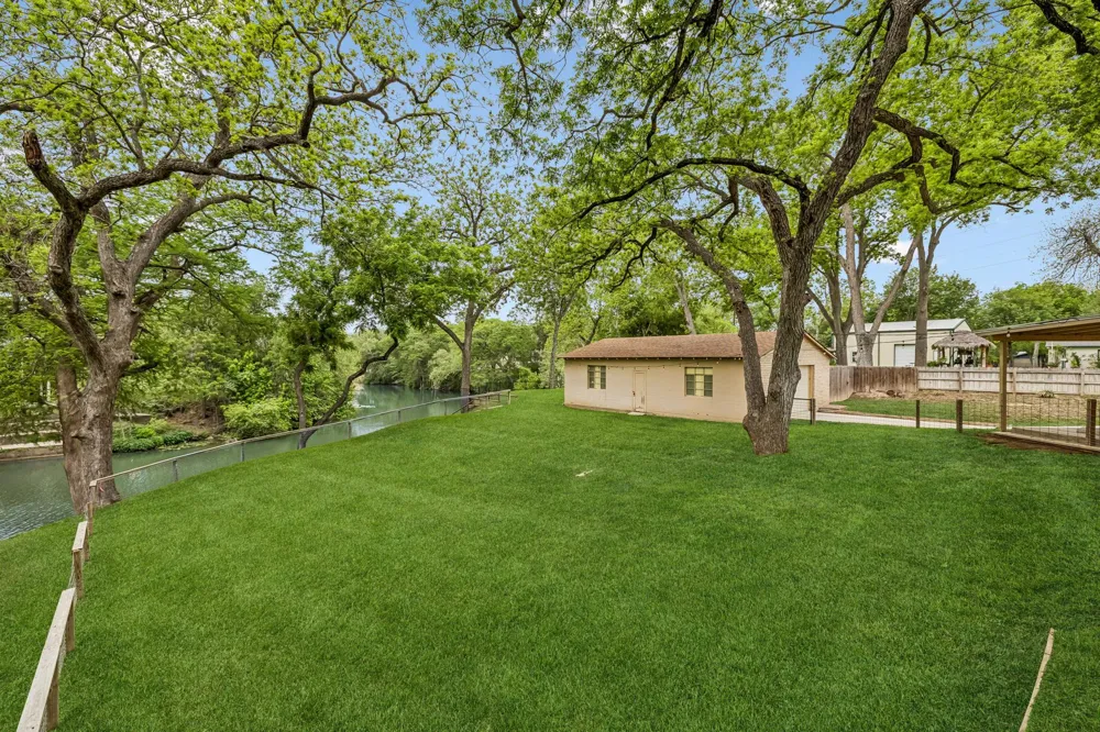 900 Boenig Street Seguin, TX 78155