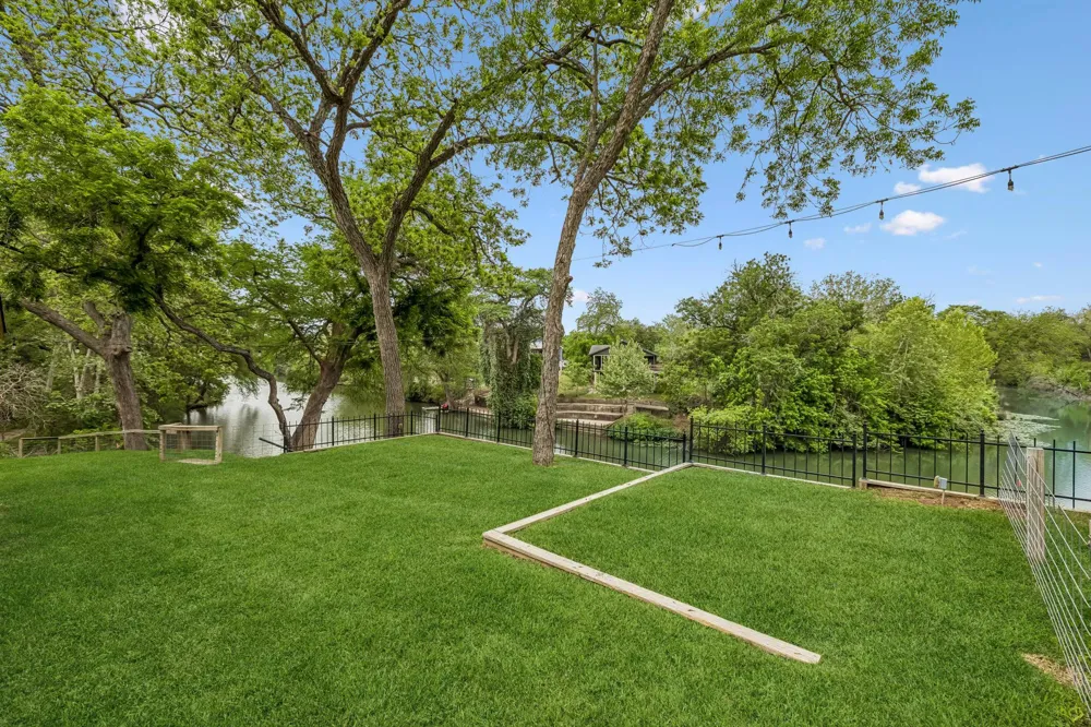 900 Boenig Street Seguin, TX 78155