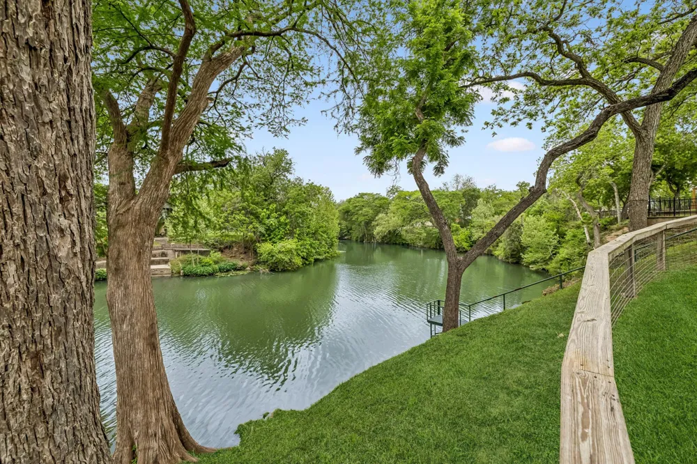 900 Boenig Street Seguin, TX 78155