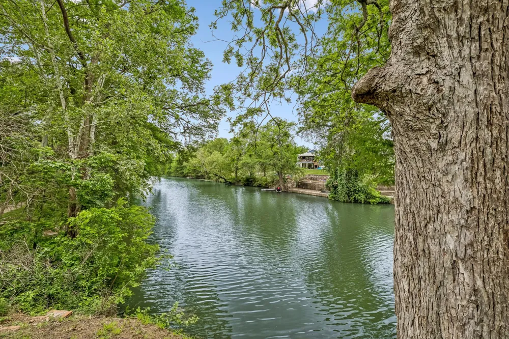 900 Boenig Street Seguin, TX 78155