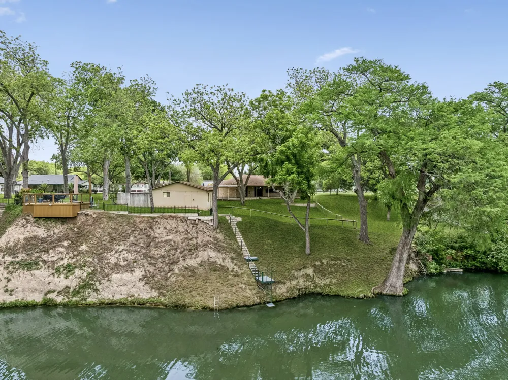 900 Boenig Street Seguin, TX 78155