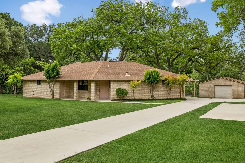 900 Boenig Street Seguin, TX 78155