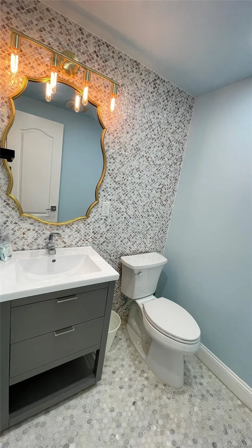 24814 Van Zandt Avenue Little Neck, NY 11362
