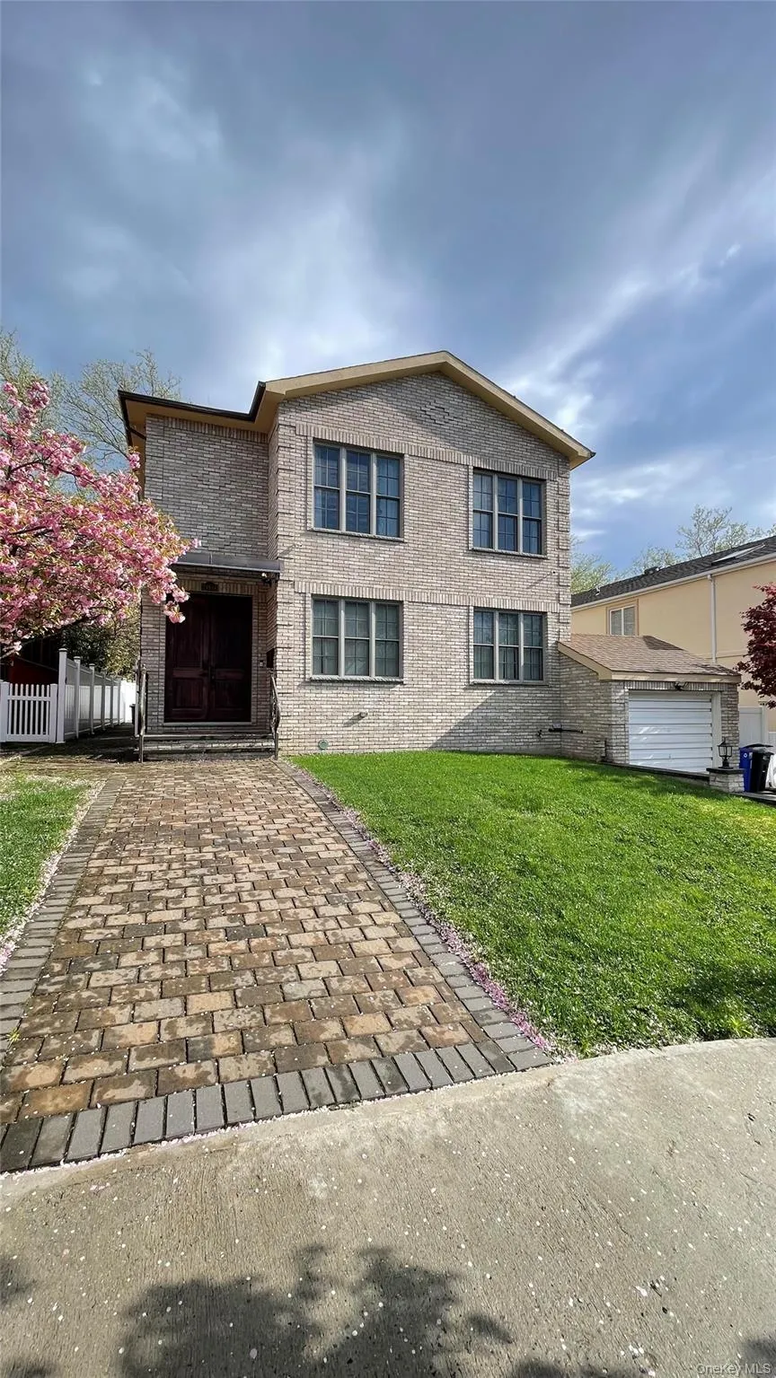 24814 Van Zandt Avenue Little Neck, NY 11362