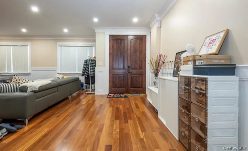 24814 Van Zandt Avenue Little Neck, NY 11362