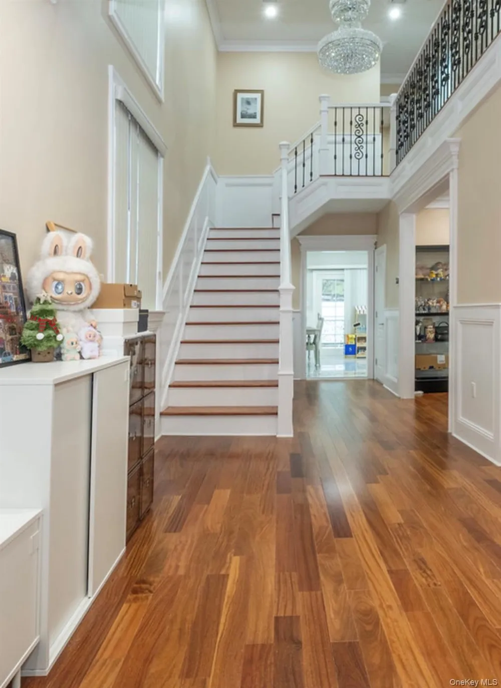 24814 Van Zandt Avenue Little Neck, NY 11362