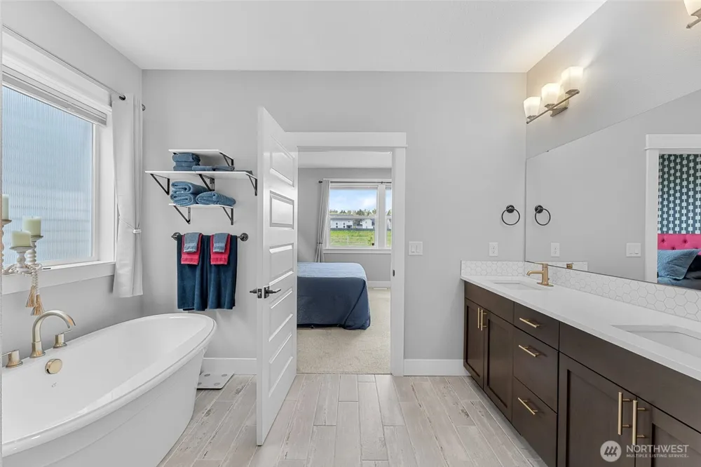 4628 S 16th Drive Ridgefield, WA 98642
