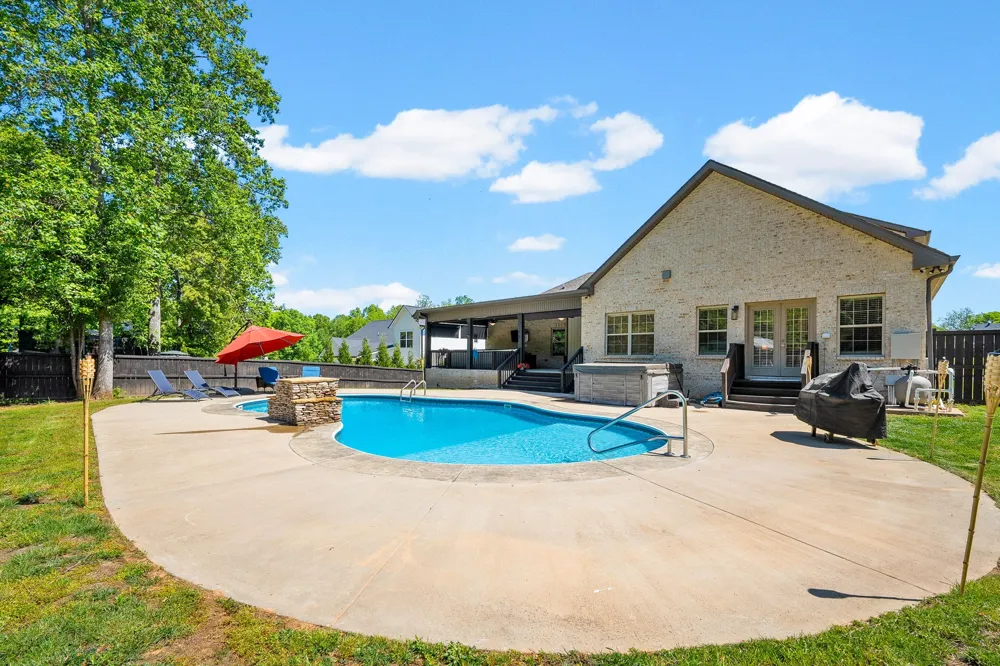 4334 Memory Ln Adams, TN 37010
