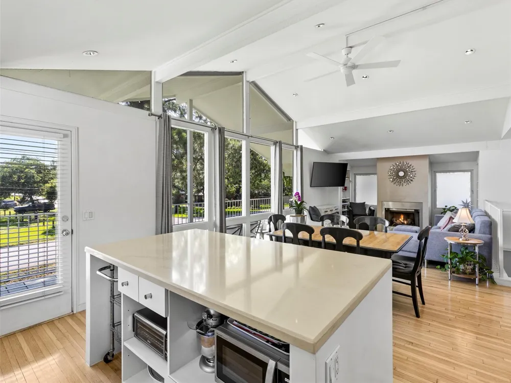 432 Glen Cove Street Kemah, TX 77565