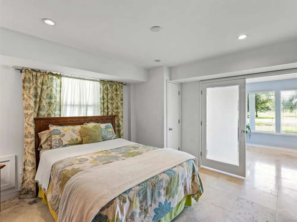 432 Glen Cove Street Kemah, TX 77565