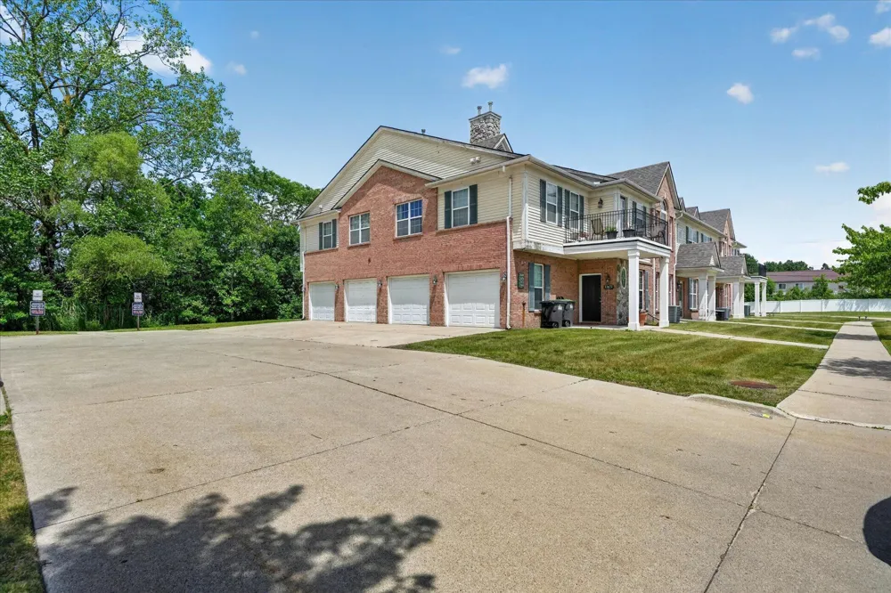 23668 Northstone Village Drive Taylor, MI 48180
