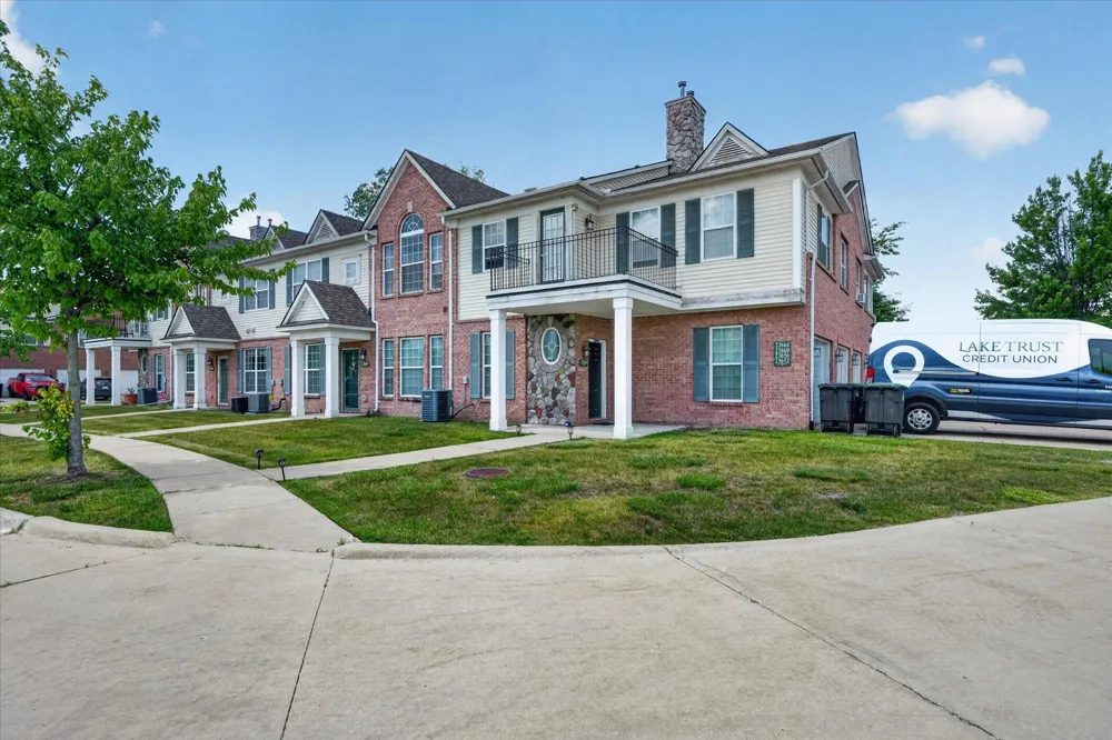 23668 Northstone Village Drive Taylor, MI 48180