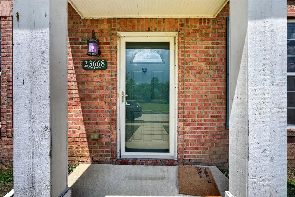 23668 Northstone Village Drive Taylor, MI 48180
