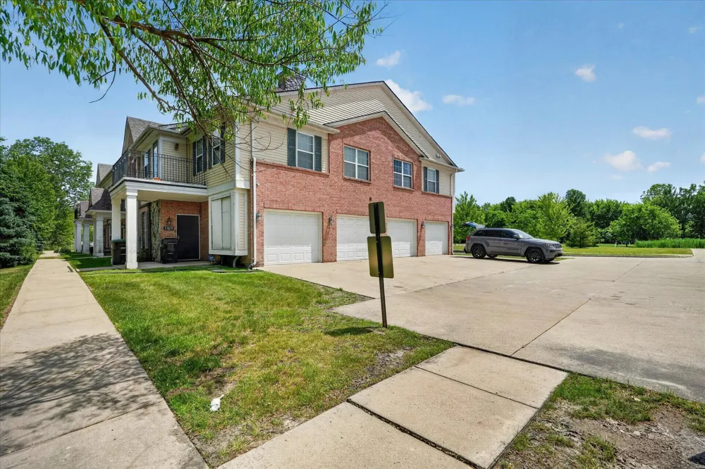 23668 Northstone Village Drive Taylor, MI 48180