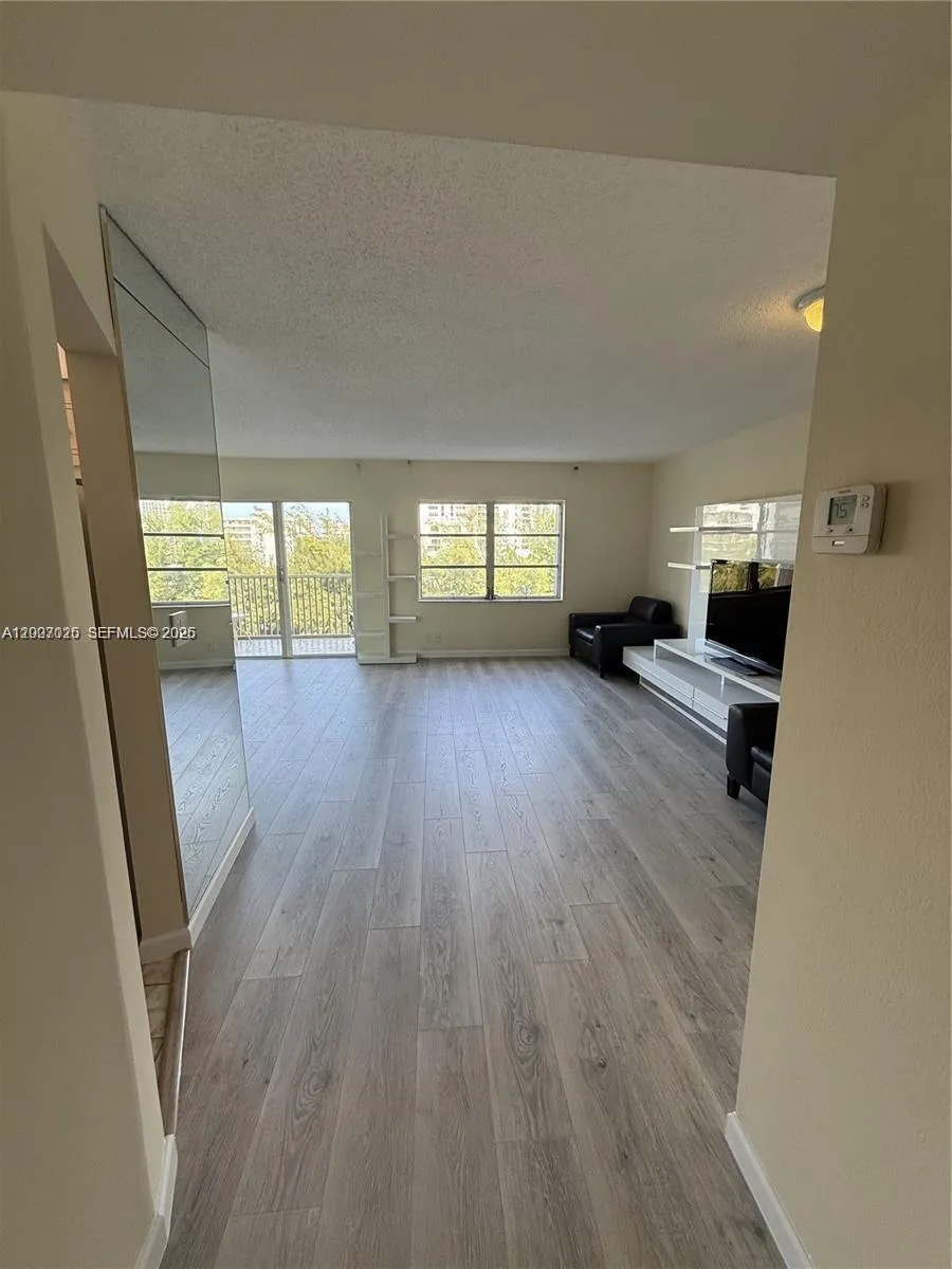 300 Diplomat Pkwy #712 Hallandale Beach, FL 33009