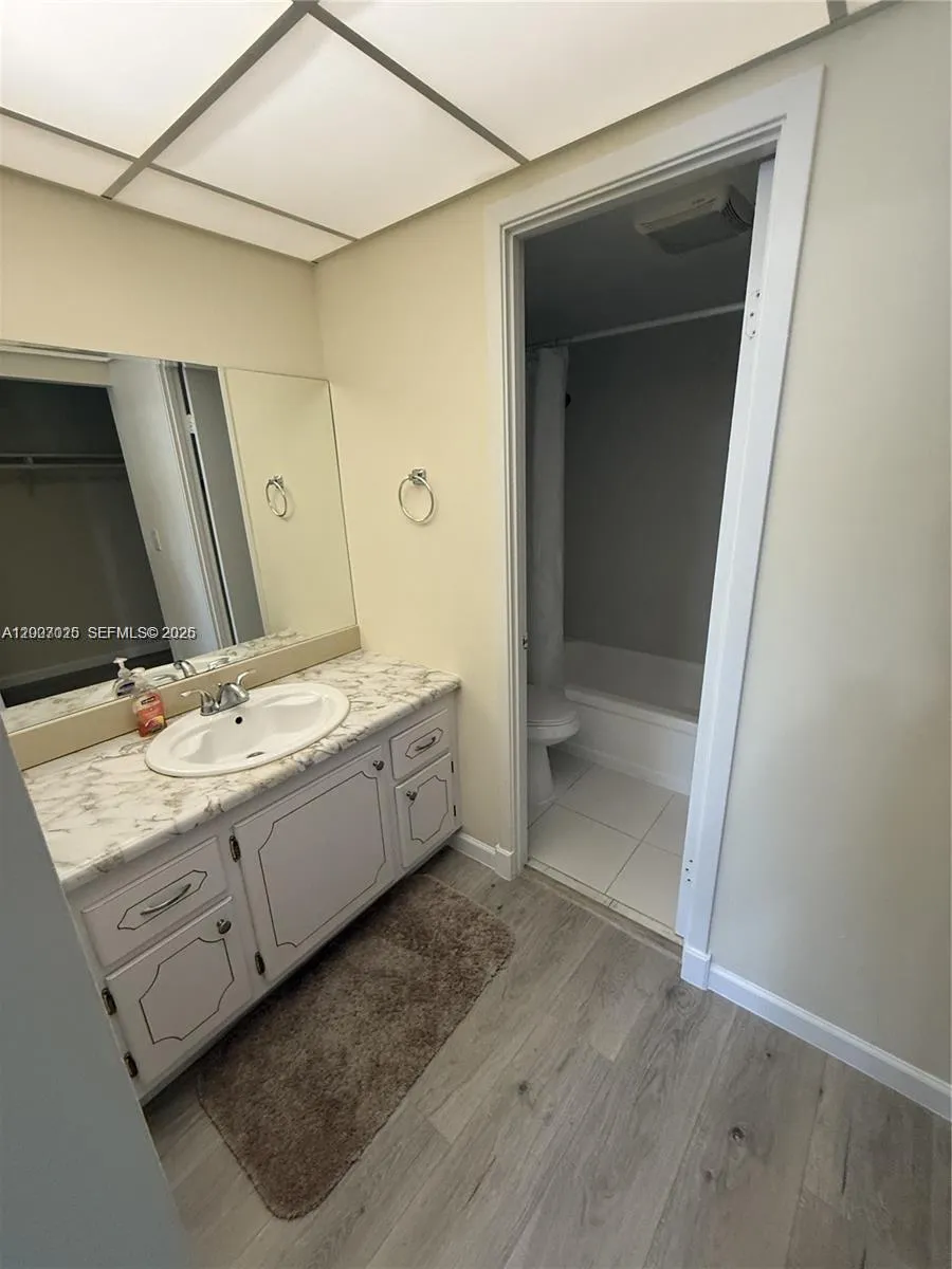300 Diplomat Pkwy #712 Hallandale Beach, FL 33009
