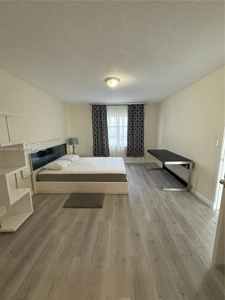 300 Diplomat Pkwy #712 Hallandale Beach, FL 33009