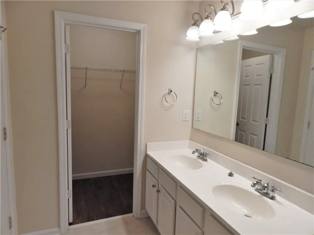 2199 Landing Walk Drive Duluth, GA 30097