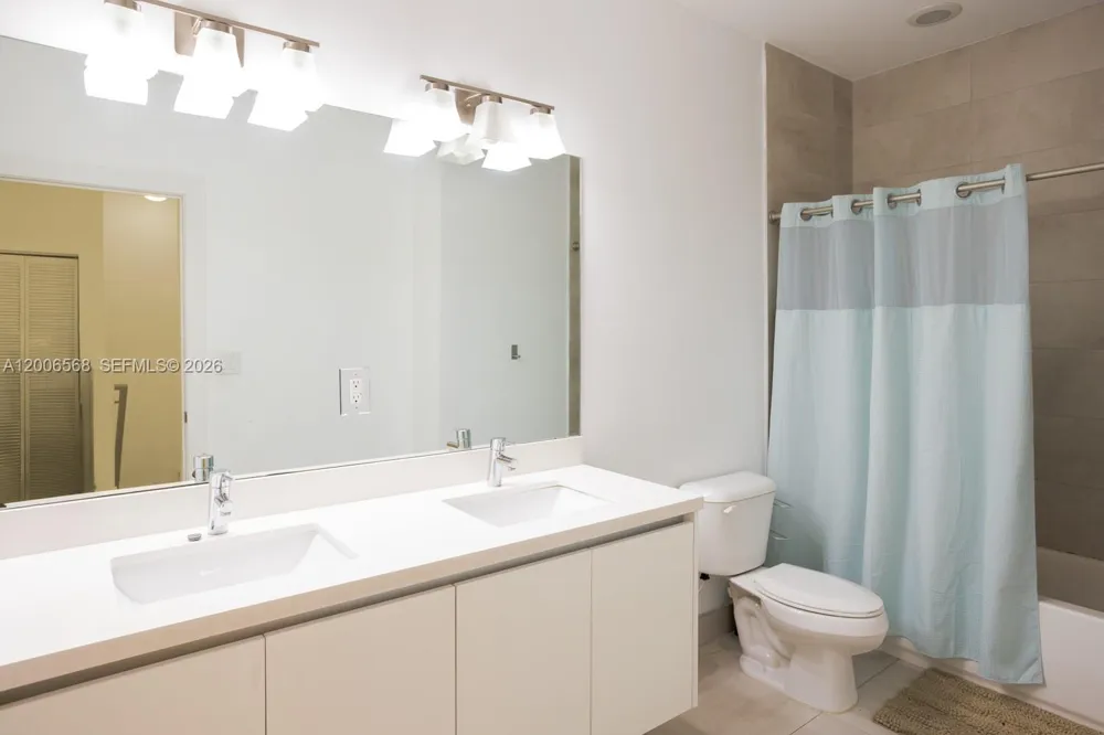 10279 NW 72nd St Doral, FL 33178