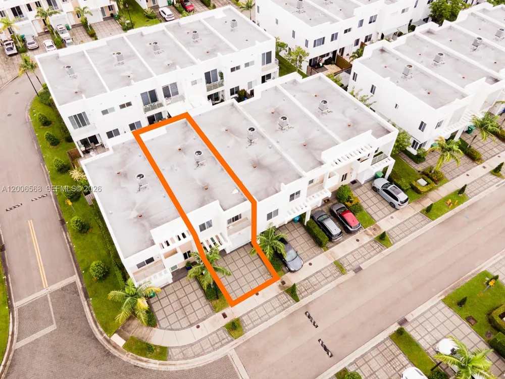 10279 NW 72nd St Doral, FL 33178