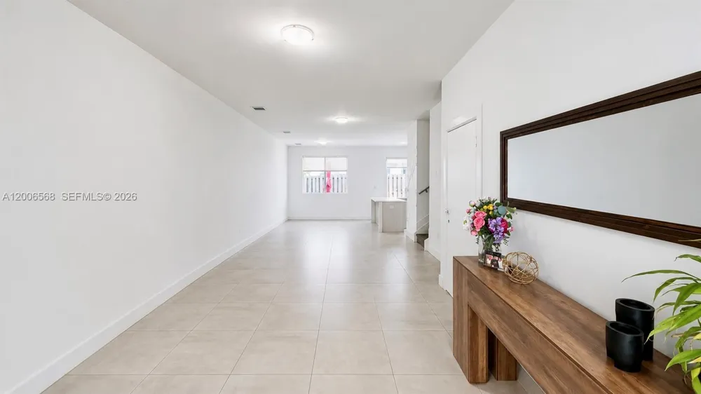 10279 NW 72nd St Doral, FL 33178