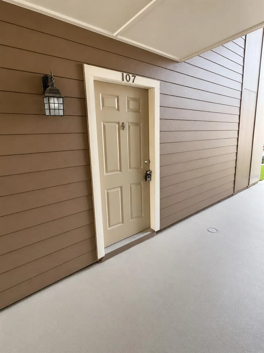 249 AFTON SQUARE #107 Altamonte Springs, FL 32714