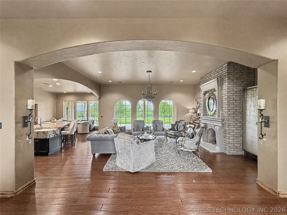 8199 W 800 ROAD Fort Gibson, OK 74434