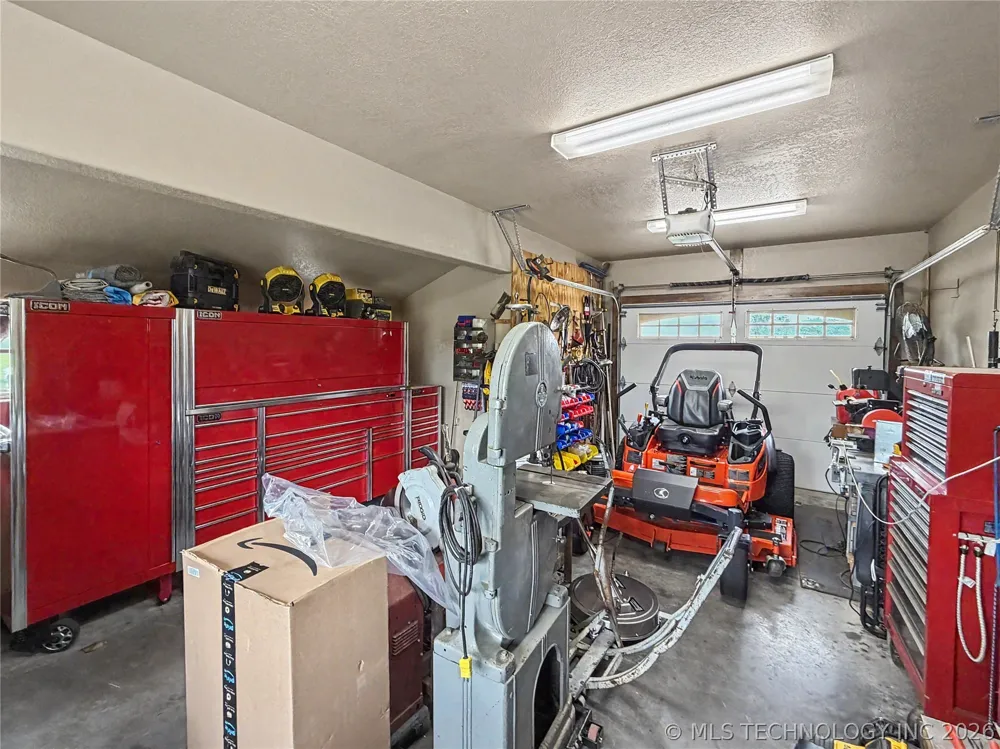 8199 W 800 ROAD Fort Gibson, OK 74434