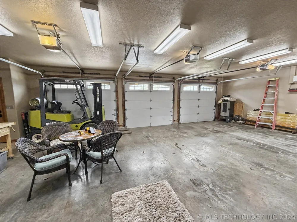 8199 W 800 ROAD Fort Gibson, OK 74434